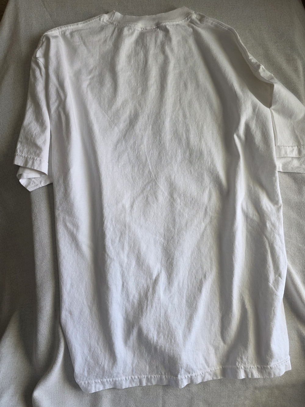 V/SUAL Graphic Tee Car & Model Print, Black & White XL Like New - Picture 6 of 7